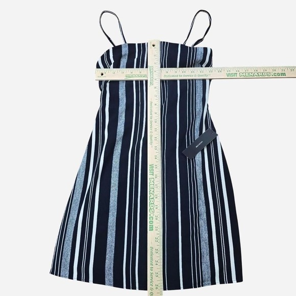 Lulus brand new with‎ tags, navy blue and white dress size XS - Picture 4 of 4
